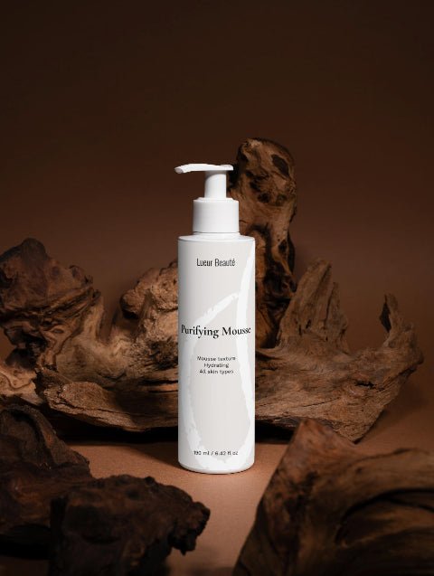 Purifying Facial Mousse – Gentle Cleansing Foam with Aloe Juice & Blackberry Extract - Lueur Beauté