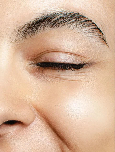 Caffeine gel booster applied to eye area helping reduce tired appearance and refresh the skin