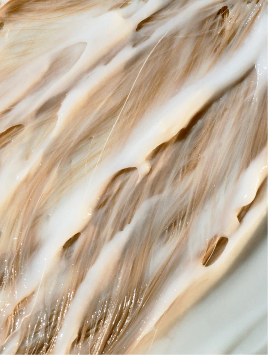 Fresh Conditioner Citrus Cocktail creamy texture on hair for smooth and nourished strands