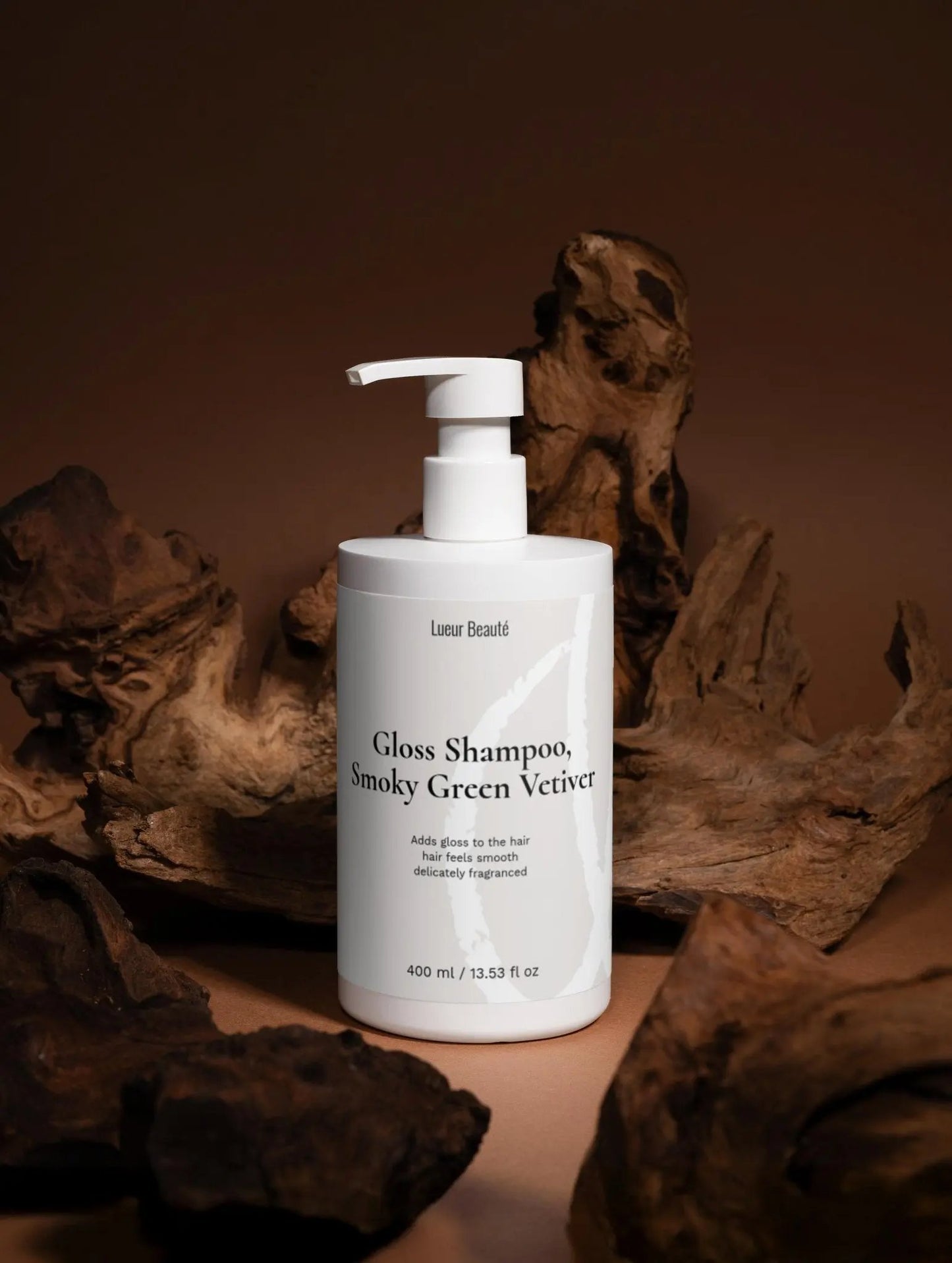 Gloss Shampoo – Smoky Green Vetiver, Shine & Hydration for All Hair Types, 400 ml - Lueur Beauté