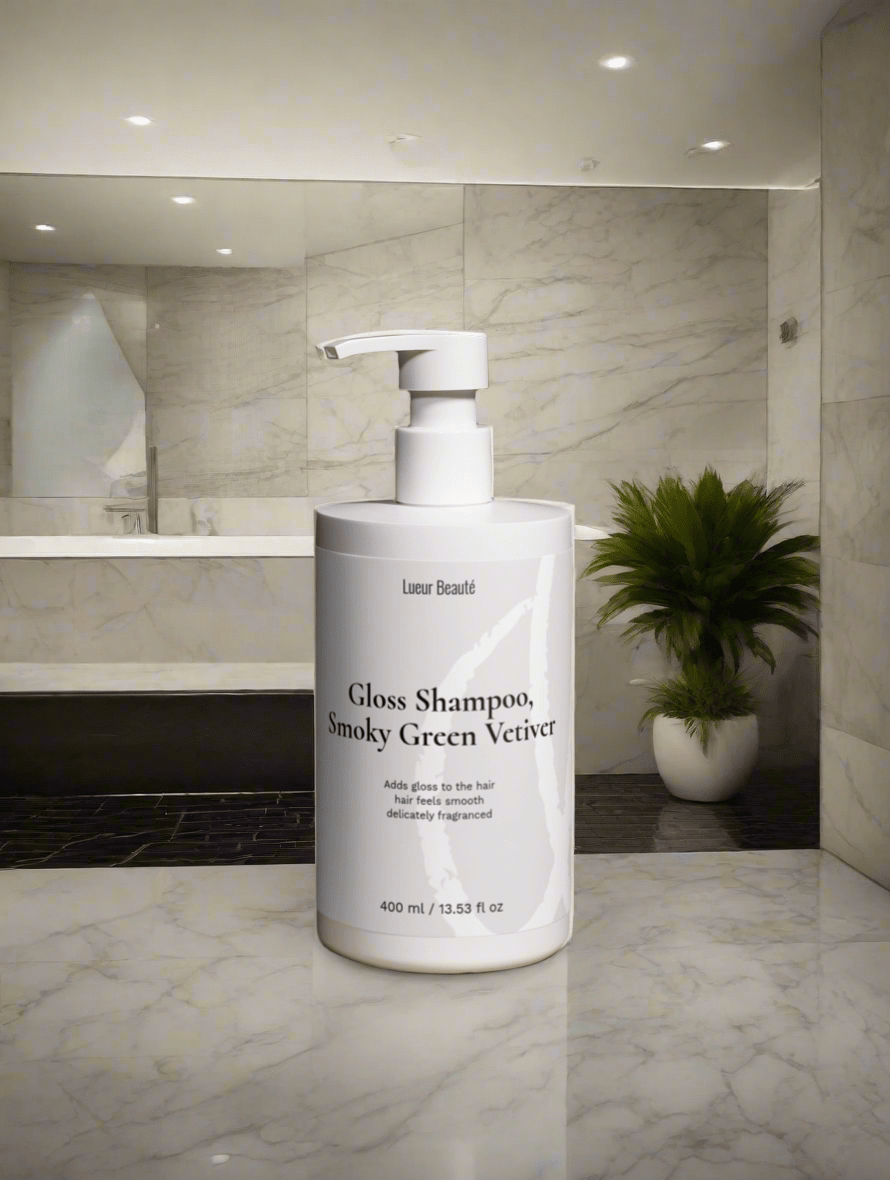 Gloss Shampoo – Smoky Green Vetiver, Shine & Hydration for All Hair Types, 400 ml - Lueur Beauté