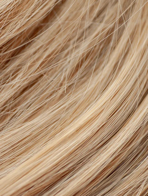 Smooth, shiny blonde hair texture after using Lueur Beauté Keratin Intensive Rescue Hair Mask
