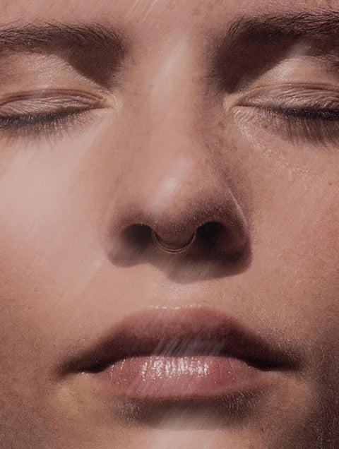 Natural radiant skin finish after applying tinted mineral sunscreen SPF30